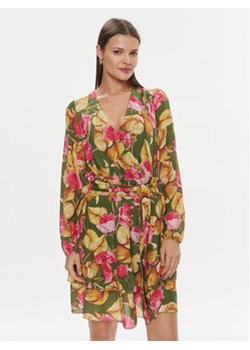 Guess Sukienka codzienna Diana W4RK21 WF5K0 Różowy Regular Fit ze sklepu MODIVO w kategorii Sukienki - zdjęcie 168691111