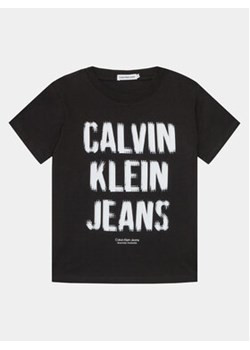 Calvin Klein Jeans T-Shirt Pixel Logo IB0IB01974 Czarny Relaxed Fit ze sklepu MODIVO w kategorii T-shirty chłopięce - zdjęcie 168691903