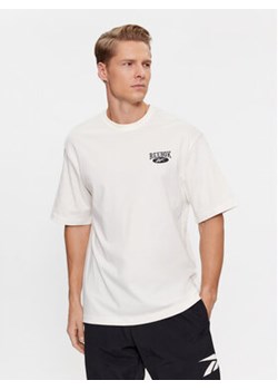 Reebok T-Shirt Archive Essentials IM1525 Biały Regular Fit ze sklepu MODIVO w kategorii T-shirty męskie - zdjęcie 168693102