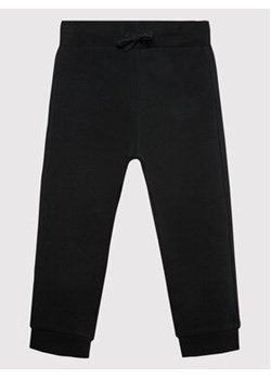 United Colors Of Benetton Spodnie dresowe 3J68CF01P Czarny Regular Fit ze sklepu MODIVO w kategorii Spodnie chłopięce - zdjęcie 168693514