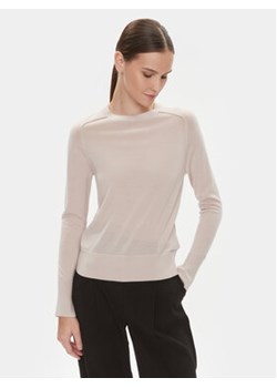 Calvin Klein Sweter K20K205777 Beżowy Regular Fit ze sklepu MODIVO w kategorii Swetry damskie - zdjęcie 168693701