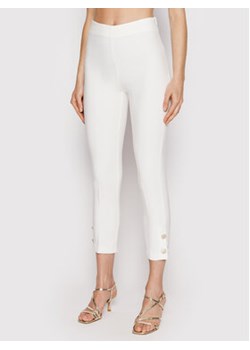 Rinascimento Spodnie materiałowe CFC0108705003 Biały Slim Fit ze sklepu MODIVO w kategorii Spodnie damskie - zdjęcie 168695050