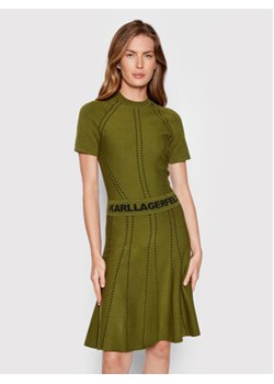 KARL LAGERFELD Sukienka dzianinowa Logo 221W2050 Zielony Slim Fit ze sklepu MODIVO w kategorii Sukienki - zdjęcie 168695620