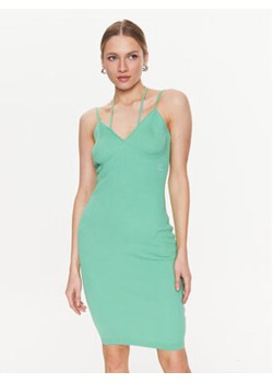 Calvin Klein Jeans Sukienka dzianinowa J20J221156 Zielony Slim Fit ze sklepu MODIVO w kategorii Sukienki - zdjęcie 168696513