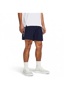 Męskie spodenki treningowe Under Armour UA Tech Woven Wordmark Short - granatowe ze sklepu Sportstylestory.com w kategorii Spodenki męskie - zdjęcie 168699784