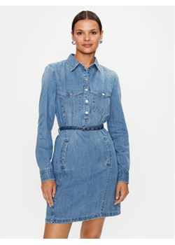 Guess Sukienka jeansowa W3YK55 D52R1 Niebieski Regular Fit ze sklepu MODIVO w kategorii Sukienki - zdjęcie 168717311