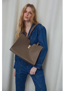 Estro: Brązowa skórzana torebka damska typu shopper z ozdobnym pasem ze sklepu Estro w kategorii Torby Shopper bag - zdjęcie 168718762