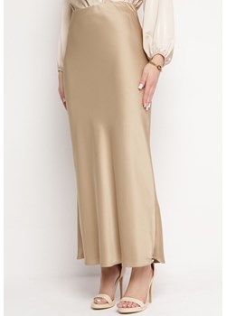 Beżowa Satynowa Spódnica Maxi Shapas ze sklepu Born2be Odzież w kategorii Spódnice - zdjęcie 168730702