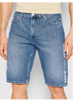 Tommy Jeans Szorty jeansowe Dad DM0DM12669 Niebieski Regular Fit ze sklepu MODIVO w kategorii Spodenki męskie - zdjęcie 168754473