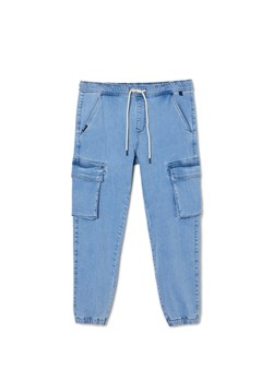Cropp - Jeansowe joggery - niebieski ze sklepu Cropp w kategorii Spodnie męskie - zdjęcie 168772093