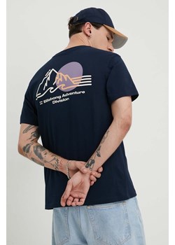 Billabong t-shirt bawełniany BILLABONG X ADVENTURE DIVISION męski kolor granatowy z nadrukiem ABYZT02305 ze sklepu ANSWEAR.com w kategorii T-shirty męskie - zdjęcie 168775542