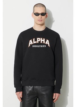 Alpha Industries bluza College Sweater męska kolor czarny z nadrukiem 146301 ze sklepu PRM w kategorii Bluzy męskie - zdjęcie 168779051