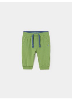 Mayoral Spodnie dresowe 1539 Zielony Regular Fit ze sklepu MODIVO w kategorii Spodnie i półśpiochy - zdjęcie 168787934