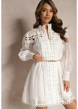 Biała Koszulowa Sukienka Mini z Paskiem Zdobiona Koronką Organdi ze sklepu Renee odzież w kategorii Sukienki - zdjęcie 168814931