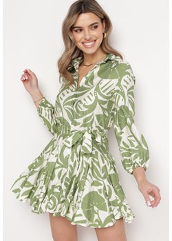 Zielona Rozkloszowana Sukienka Mini z Paskiem Zdobiona Abstrakcyjnym Wzorem Frelia ze sklepu Born2be Odzież w kategorii Sukienki - zdjęcie 168815943