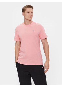 Tommy Jeans T-Shirt Classic DM0DM09598 Różowy Regular Fit ze sklepu MODIVO w kategorii T-shirty męskie - zdjęcie 168827170