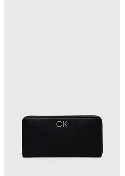 Calvin Klein portfel damski kolor czarny ze sklepu ANSWEAR.com w kategorii Portfele damskie - zdjęcie 168841321