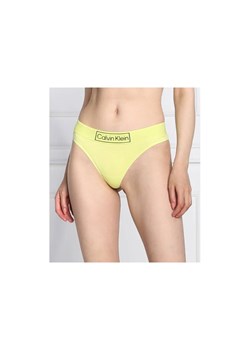 Calvin Klein Underwear Stringi ze sklepu Gomez Fashion Store w kategorii Majtki damskie - zdjęcie 168926461