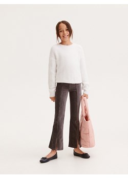 Reserved - Sweter z dzianiny z długim włosem - biały ze sklepu Reserved w kategorii Swetry dziewczęce - zdjęcie 168930211