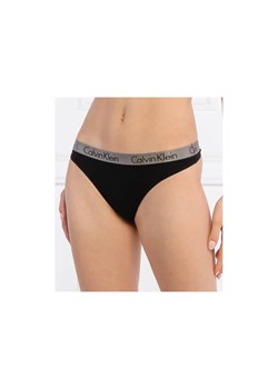 Calvin Klein Underwear Stringi ze sklepu Gomez Fashion Store w kategorii Majtki damskie - zdjęcie 168934060