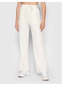 Imperial Spodnie dresowe P3E7CAB Biały Regular Fit ze sklepu MODIVO w kategorii Spodnie damskie - zdjęcie 168934940