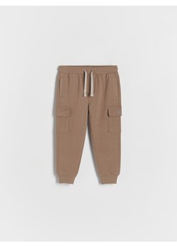 Reserved - Dresowe joggery cargo - brązowy ze sklepu Reserved w kategorii Spodnie i półśpiochy - zdjęcie 168939404