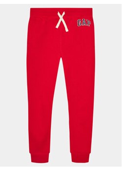 Gap Spodnie dresowe 550068-02 Czerwony Regular Fit ze sklepu MODIVO w kategorii Spodnie chłopięce - zdjęcie 168974012