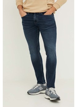 Tommy Jeans jeansy Austin męskie kolor granatowy DM0DM18141 ze sklepu ANSWEAR.com w kategorii Jeansy męskie - zdjęcie 168982444
