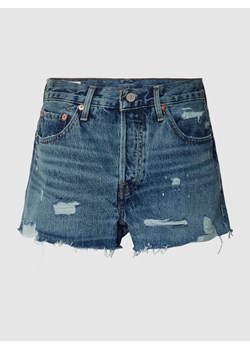 Szorty jeansowe z efektem znoszenia model ‘501® ORIGINAL’ ze sklepu Peek&Cloppenburg  w kategorii Szorty - zdjęcie 168990334