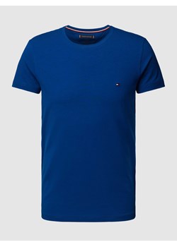 T-shirt o kroju slim fit z wyhaftowanym logo ze sklepu Peek&Cloppenburg  w kategorii T-shirty męskie - zdjęcie 168990640