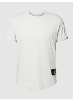 T-shirt z naszywką z logo ze sklepu Peek&Cloppenburg  w kategorii T-shirty męskie - zdjęcie 168992481