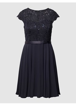 Sukienka koktajlowa o długości do kolan z obszyciem koronką ze sklepu Peek&Cloppenburg  w kategorii Sukienki - zdjęcie 168994511
