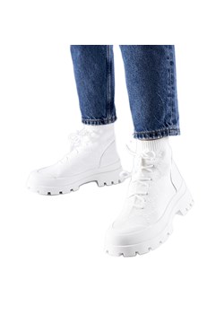 Białe wysokie sneakersy Éric ze sklepu ButyModne.pl w kategorii Workery damskie - zdjęcie 169009971