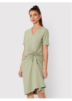 Tatuum Sukienka codzienna Riri T2215.198 Zielony Regular Fit ze sklepu MODIVO w kategorii Sukienki - zdjęcie 169016034