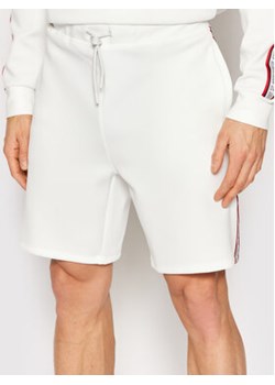 Guess Szorty sportowe Z2GD00 KB210 Biały Regular Fit ze sklepu MODIVO w kategorii Spodenki męskie - zdjęcie 169048271