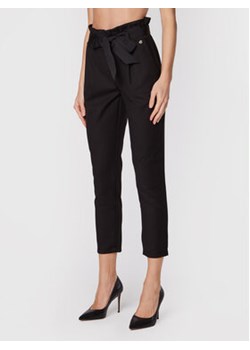 Rinascimento Spodnie materiałowe CFC0110633003 Czarny Regular Fit ze sklepu MODIVO w kategorii Spodnie damskie - zdjęcie 169048860