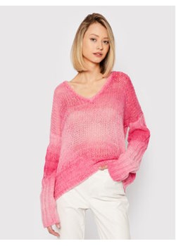 Guess Sweter Ariane W1BR14 Z2W30 Różowy Relaxed Fit ze sklepu MODIVO w kategorii Swetry damskie - zdjęcie 169050950
