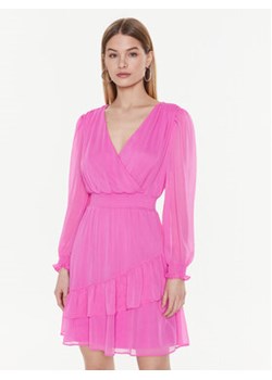 DKNY Sukienka codzienna DD2AI583 Różowy Regular Fit ze sklepu MODIVO w kategorii Sukienki - zdjęcie 169053772