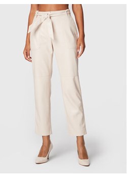 Comma Spodnie z imitacji skóry 2120602 Beżowy Regular Fit ze sklepu MODIVO w kategorii Spodnie damskie - zdjęcie 169056663