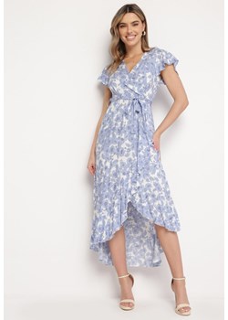 Niebiesko-Biała Kopertowa Sukienka z Wiskozy w Kwiatowy Wzór Radita ze sklepu Born2be Odzież w kategorii Sukienki - zdjęcie 169102262