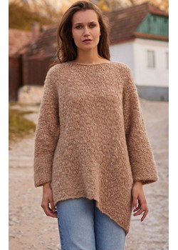 Oversizowy sweter damski mocca z niefarbowanej wełny alpaki F1777, Kolor mocca, Rozmiar one size, Fobya ze sklepu Primodo w kategorii Swetry damskie - zdjęcie 169124084