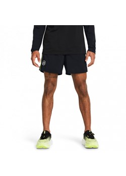 Męskie spodenki do biegania Under Armour UA Run Anywhere 5'' Shorts - czarne ze sklepu Sportstylestory.com w kategorii Spodenki męskie - zdjęcie 169160521