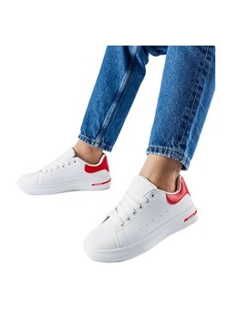 Biało-czerwone sneakersy Leland białe ze sklepu ButyModne.pl w kategorii Buty sportowe damskie - zdjęcie 169167350