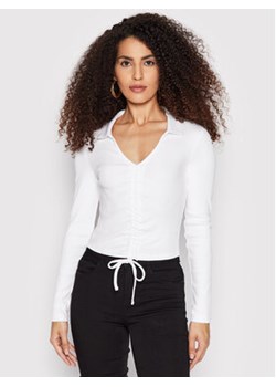 ONLY Bluzka Adrianna 15265050 Biały Regular Fit ze sklepu MODIVO w kategorii Bluzki damskie - zdjęcie 169182160