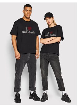 2005 T-Shirt Unisex Hot Dads Czarny Regular Fit ze sklepu MODIVO w kategorii Bluzki damskie - zdjęcie 169195822
