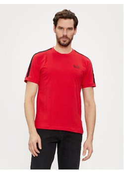 EA7 Emporio Armani T-Shirt 3DPT35 PJ02Z 1461 Czerwony Regular Fit ze sklepu MODIVO w kategorii T-shirty męskie - zdjęcie 169205031