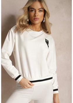 Biała Bluza o Klasycznym Fasonie z Ozdobną Aplikacją Ewene ze sklepu Renee odzież w kategorii Bluzy damskie - zdjęcie 169206724