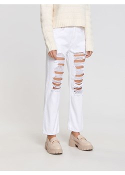 Sinsay - Jeansy straight high waist - biały ze sklepu Sinsay w kategorii Jeansy damskie - zdjęcie 169211974