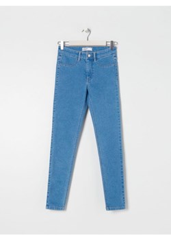 Sinsay - Jeansy skinny mid waist - niebieski ze sklepu Sinsay w kategorii Jeansy damskie - zdjęcie 169217990