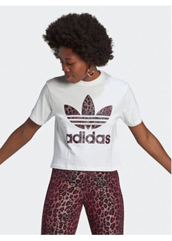 adidas T-Shirt Logo HK5186 Biały Regular Fit ze sklepu MODIVO w kategorii Bluzki damskie - zdjęcie 169230531